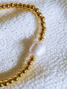 Dainty Pearl Gold Bracelet